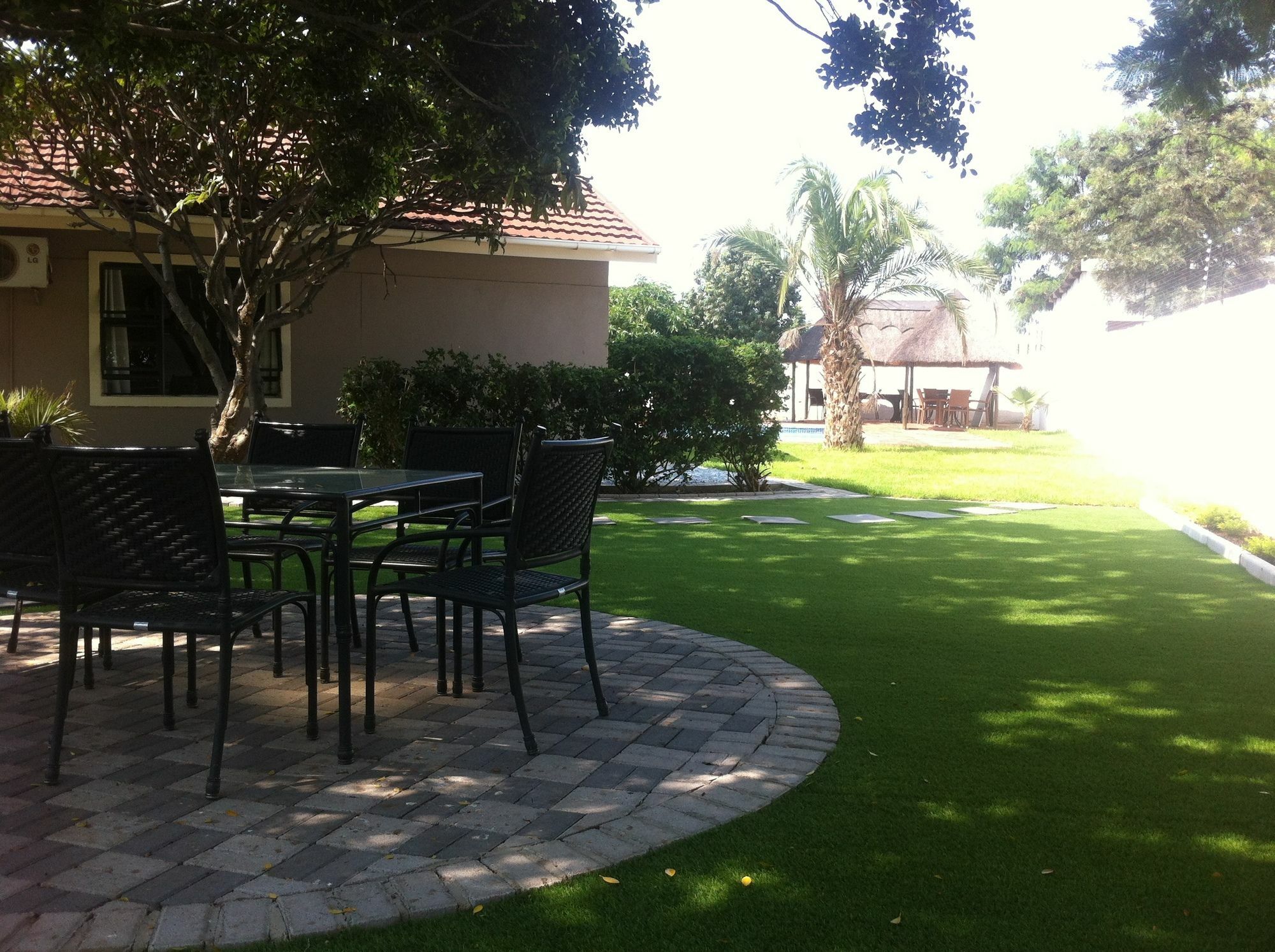 Bed and Breakfast Cosy Palms Gaborone Esterno foto